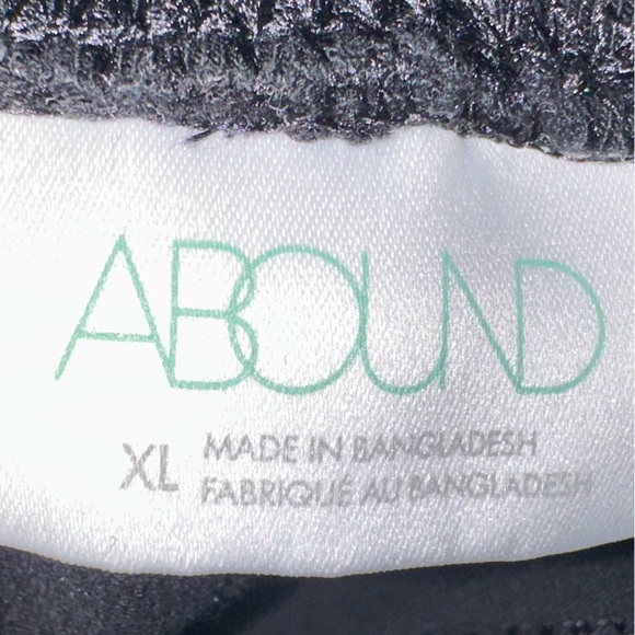 4 for $10!!! XL Bndl 4 Leggings/Yoga Pants: 2 Abound Black, 1 BP Black, 1 Grey - Picture 4 of 6